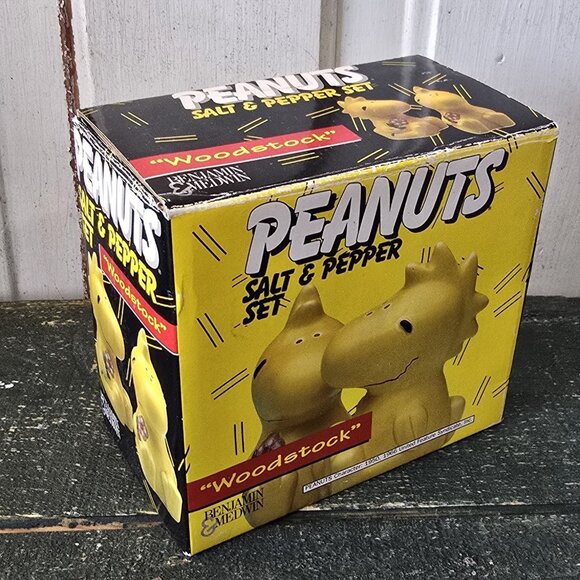 Peanuts Woodstock Salt & Pepper Shaker Set Ceramic Yellow Flowers Vintage New - Picture 11 of 16
